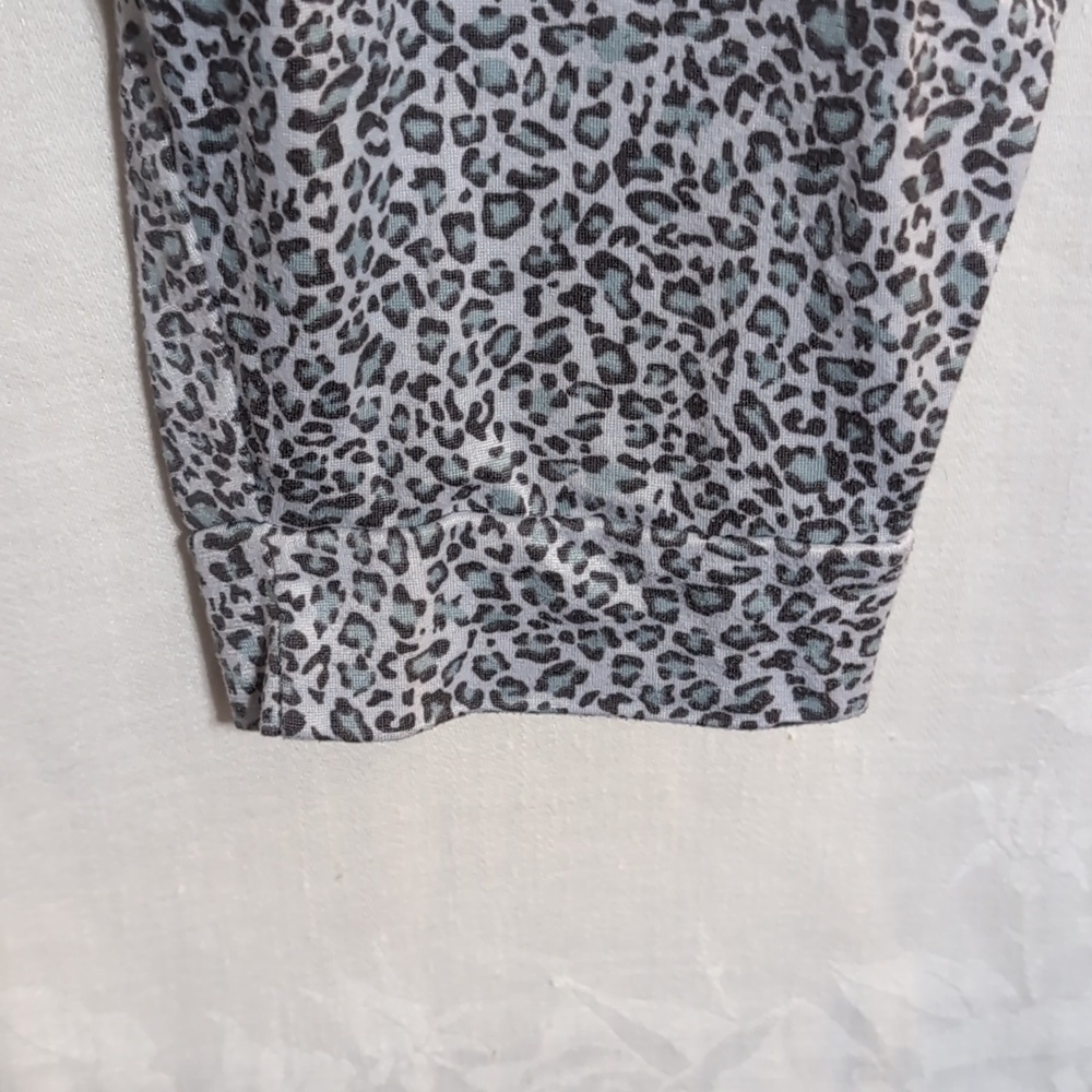 Rae Dunn Hot Mess Light Teal Cheetah Print Lounge Set Size Large - Picture 8 of 8